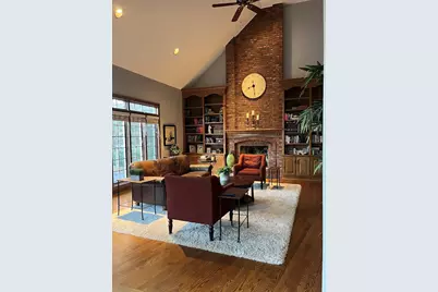 210 Persimmon Drive, Saint Charles, IL 60174 - Photo 10