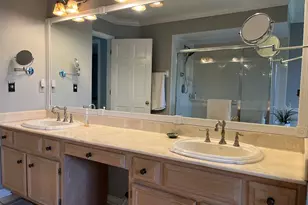 210 Persimmon Dr, Saint Charles, IL 60174 - Photo 18
