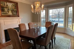 210 Persimmon Dr, Saint Charles, IL 60174 - Photo 8