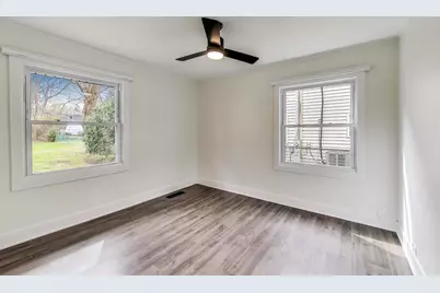 139 S Quentin Road, Palatine, IL 60067 - Photo 6