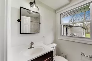 139 S Quentin Rd, Palatine, IL 60067 - Photo 8