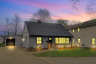 139 S Quentin Rd, Palatine, IL 60067 - Photo 1