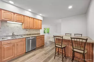 960 Independence Ave, Saint Charles, IL 60174 - Photo 8