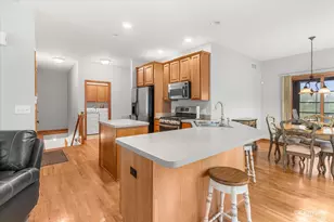 574 Sudbury Cir, Oswego, IL 60543 - Photo 6