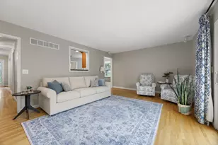 1131 Overton Ct, Naperville, IL 60540 - Photo 10