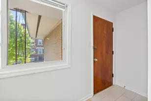 135 S Kenilworth Ave, Oak Park, IL 60302 - Photo 2