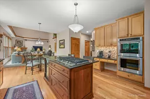 1702 King Richard Cir, Saint Charles, IL 60174 - Photo 12