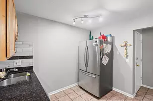 3201 W Balmoral Ave, Chicago, IL 60625 - Photo 10