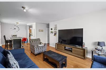 3201 W Balmoral Avenue #301, Chicago, IL 60625 - Photo 4