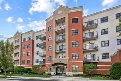 14 S Prospect Street #401, Roselle, IL 60172 - Photo 1