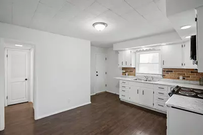 1713 N 5th Street, Clinton, IA 52732 - Photo 10