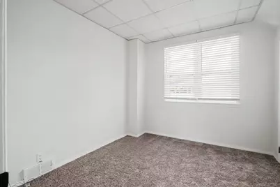 1713 N 5th Street, Clinton, IA 52732 - Photo 8