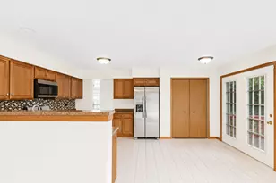 360 Thomas Dr, West Chicago, IL 60185 - Photo 18