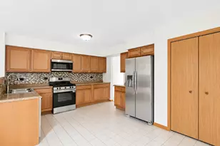 360 Thomas Dr, West Chicago, IL 60185 - Photo 20