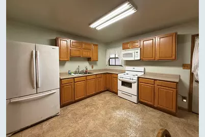 141 S Oakdale Avenue, Kankakee, IL 60901 - Photo 4