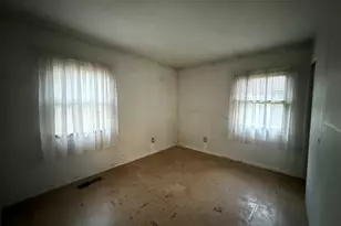 141 S Oakdale Ave, Kankakee, IL 60901 - Photo 6