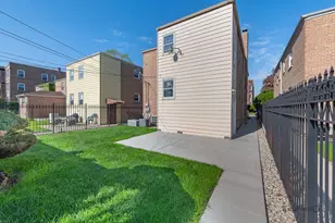 8725 S Harper Ave, Chicago, IL 60619 - Photo 24