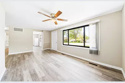 58 Golfview Lane, Carpentersville, IL 60110 - Photo 2
