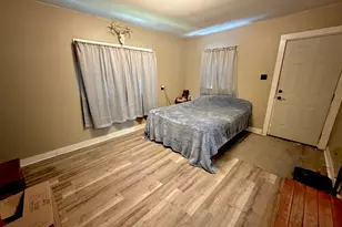 300 W Allmon St, Salem, IL 62881 - Photo 12