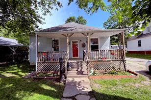 300 W Allmon St, Salem, IL 62881 - Photo 1