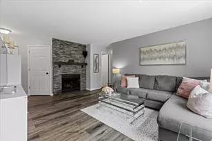 543 N Deer Run Dr, Palatine, IL 60067 - Photo 4
