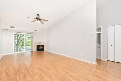 798 N Gary Avenue #210, Carol Stream, IL 60188 - Photo 2