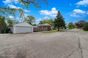 10072 Drury Ln, Westchester, IL 60154 - Photo 36