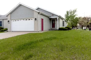 607 Flanagan Dr, Minooka, IL 60447 - Photo 2