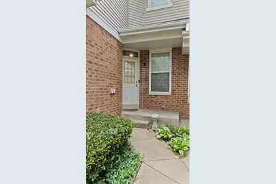 2060 Crossing Court, Lombard, IL 60148 - Photo 2