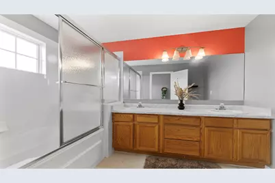 2060 Crossing Court, Lombard, IL 60148 - Photo 12
