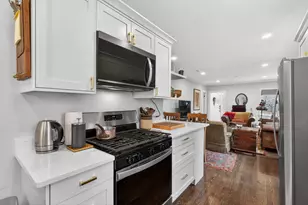 320 Chalmers St, Geneva, IL 60134 - Photo 8