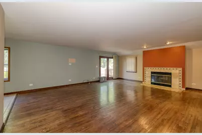 130 Canton Lane, Streamwood, IL 60107 - Photo 2