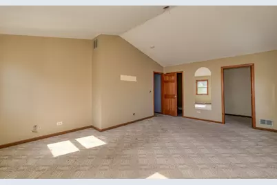 130 Canton Lane, Streamwood, IL 60107 - Photo 6