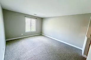823 E Coach Rd, Palatine, IL 60074 - Photo 8