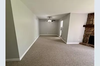 823 E Coach Road #5, Palatine, IL 60074 - Photo 4