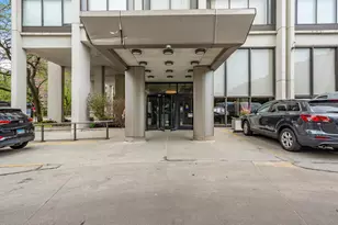 5455 N Sheridan Rd, Chicago, IL 60640 - Photo 4