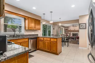 1813 Clyde Dr, Naperville, IL 60565 - Photo 8