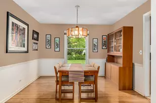 1813 Clyde Dr, Naperville, IL 60565 - Photo 6