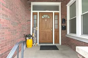 9237 S Paxton Ave, Chicago, IL 60617 - Photo 2