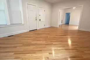 9237 S Paxton Ave, Chicago, IL 60617 - Photo 12