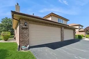 15004 Mayo Dr, Orland Park, IL 60462 - Photo 2