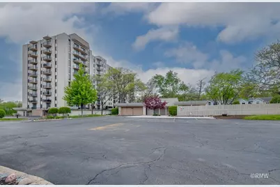 190 S Wood Dale Road #507, Wood Dale, IL 60191 - Photo 2
