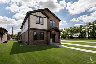 7957 W 73 Pl, Bridgeview, IL 60455 - Photo 2