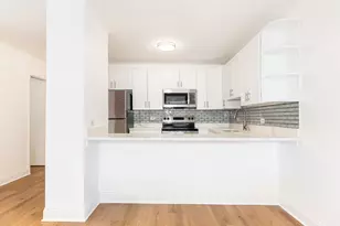1540 N La Salle Dr, Chicago, IL 60601 - Photo 8
