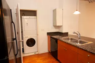 807 Davis St, Evanston, IL 60201 - Photo 6