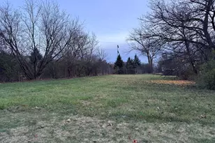 85 Bender Rd, Des Plaines, IL 60016 - Photo 1