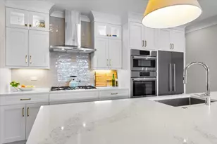 2745 W Lawrence Ave, Chicago, IL 60625 - Photo 8