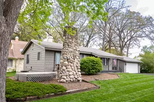 67 Honeysuckle Ln, Crystal Lake, IL 60014 - Photo 8