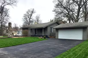 67 Honeysuckle Ln, Crystal Lake, IL 60014 - Photo 2
