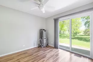 1022 Colony Lake Dr, Schaumburg, IL 60194 - Photo 12